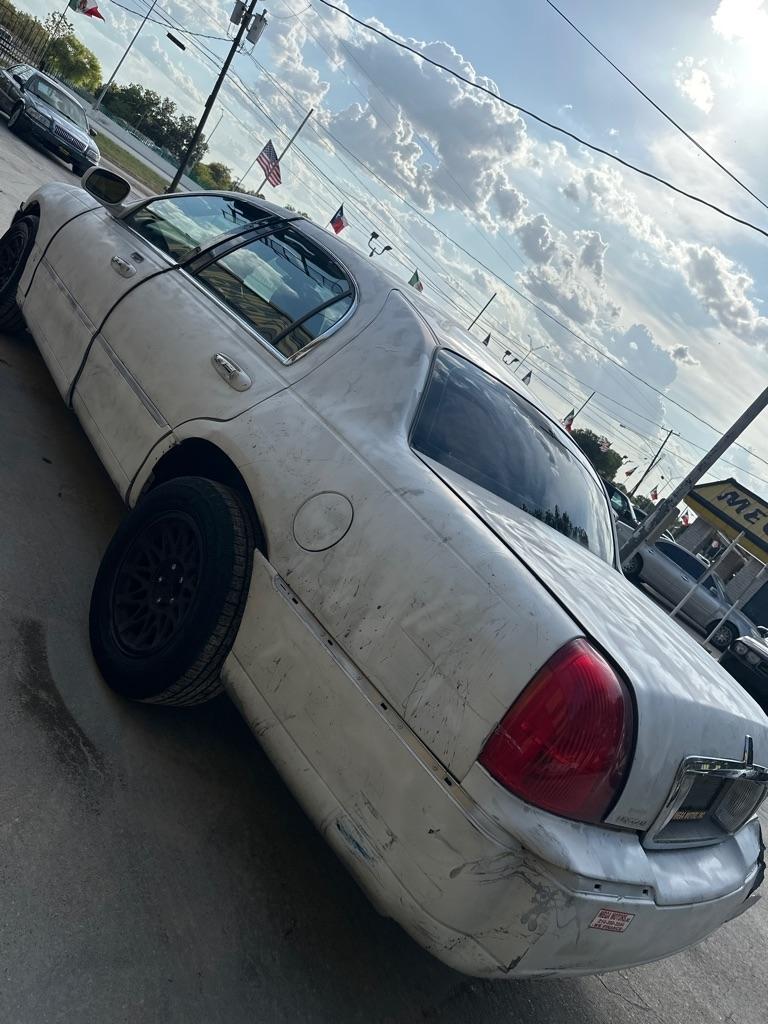 Lincoln Town Car  2010