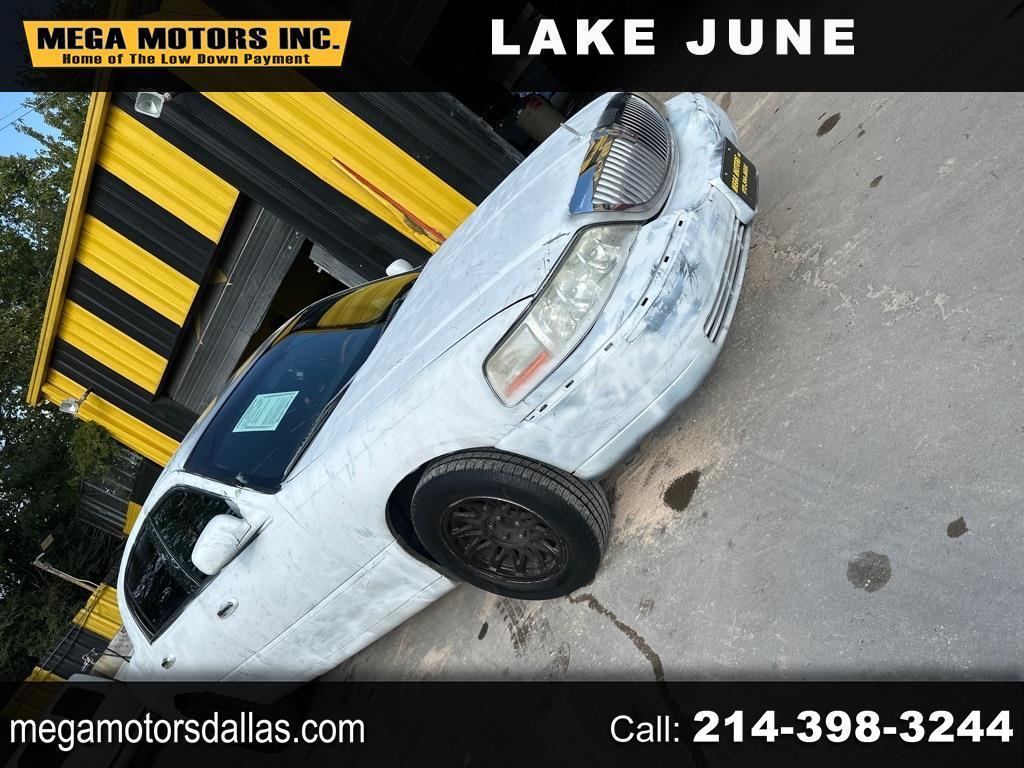 Lincoln Town Car  2010