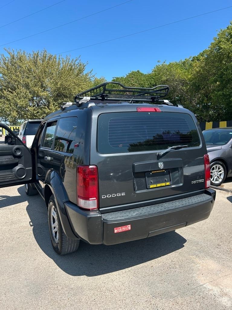 Dodge Nitro  2010