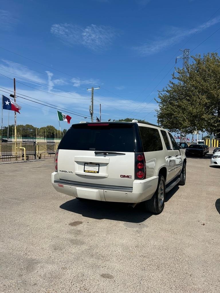 GMC Yukon Denali  2013