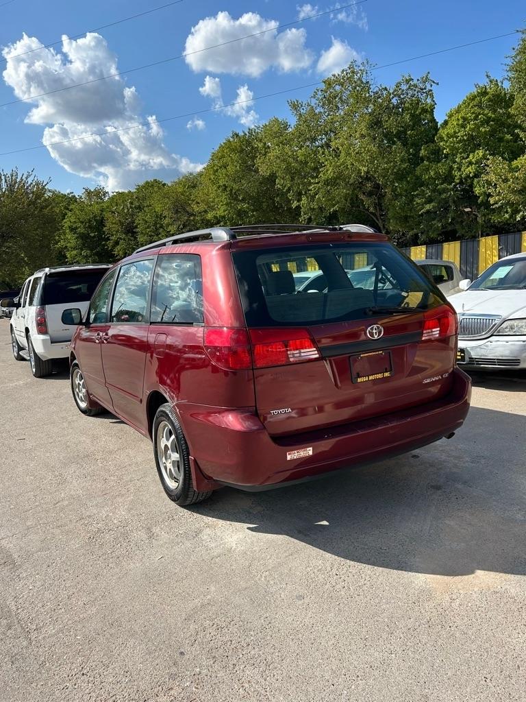 Toyota Sienna  2005