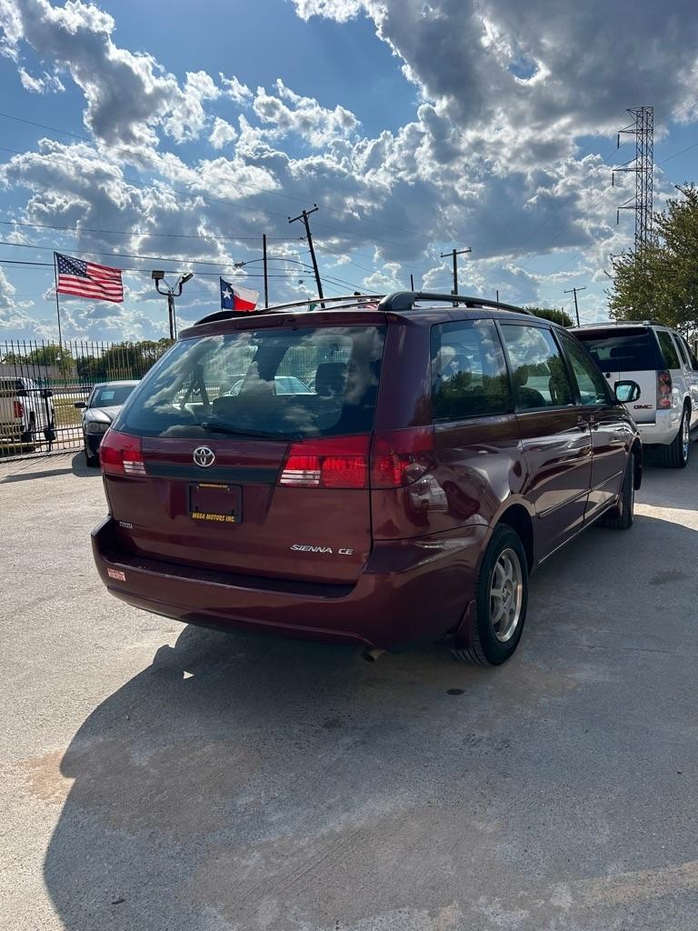 Toyota Sienna  2005