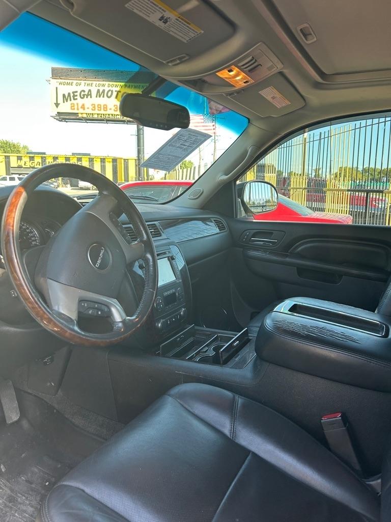 GMC Yukon Denali  2013