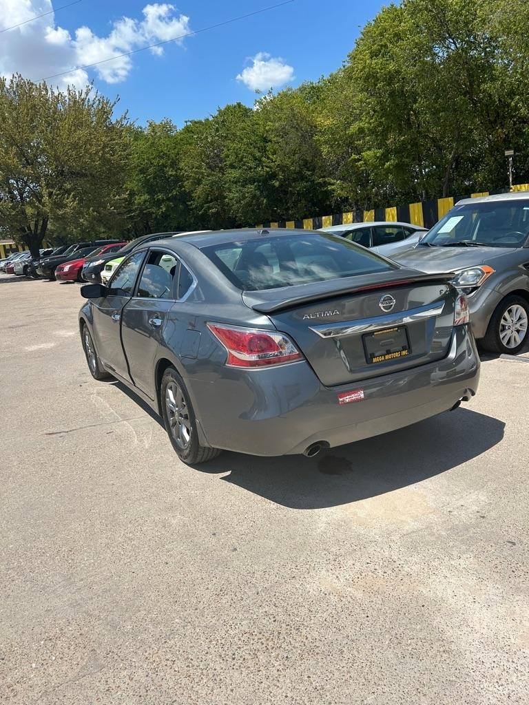 Nissan Altima  2015