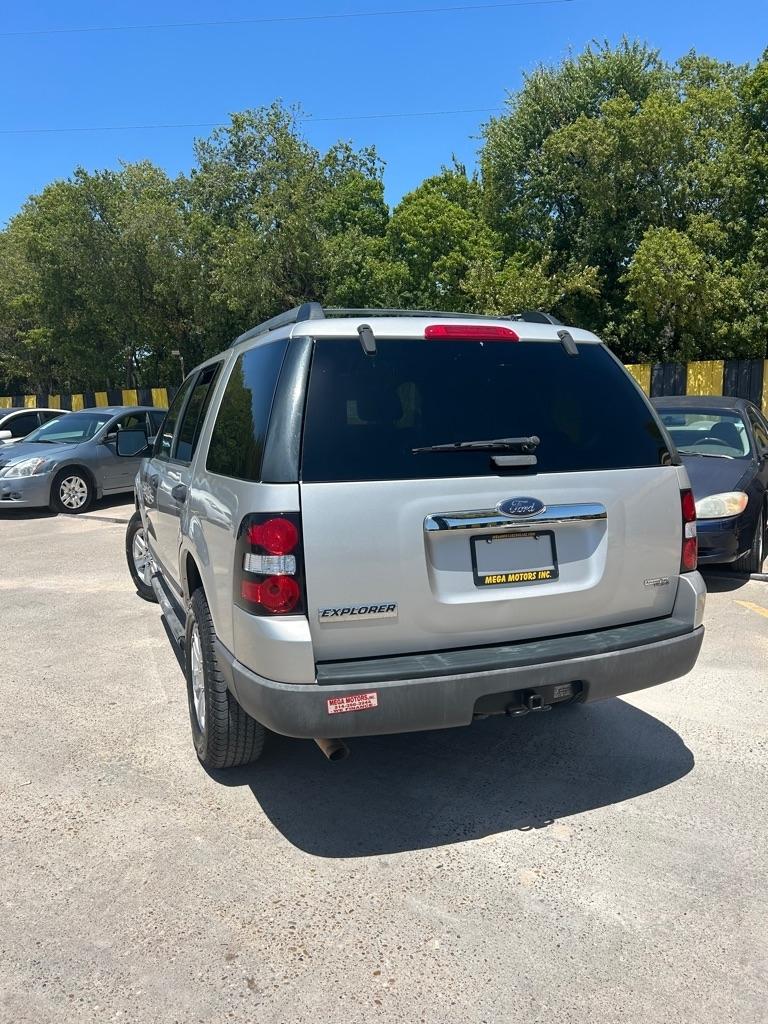 Ford Explorer  2006