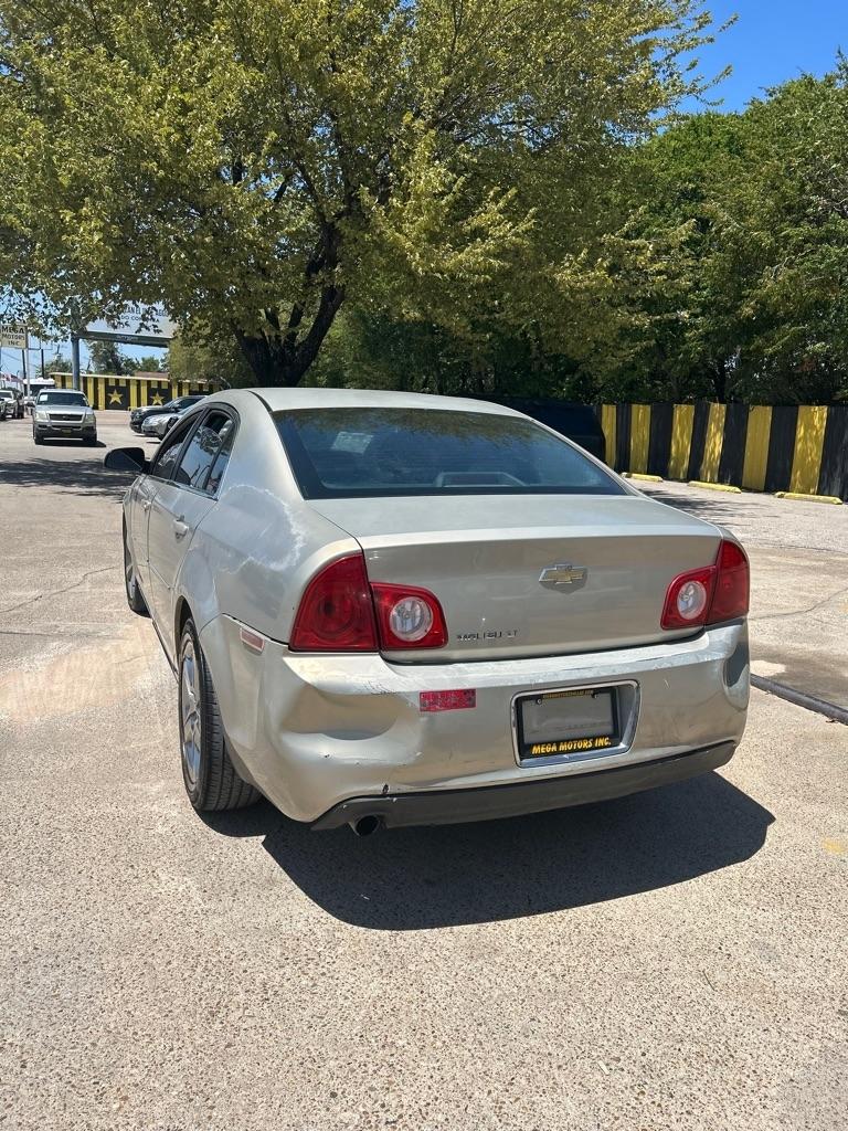 Chevrolet Malibu  2010
