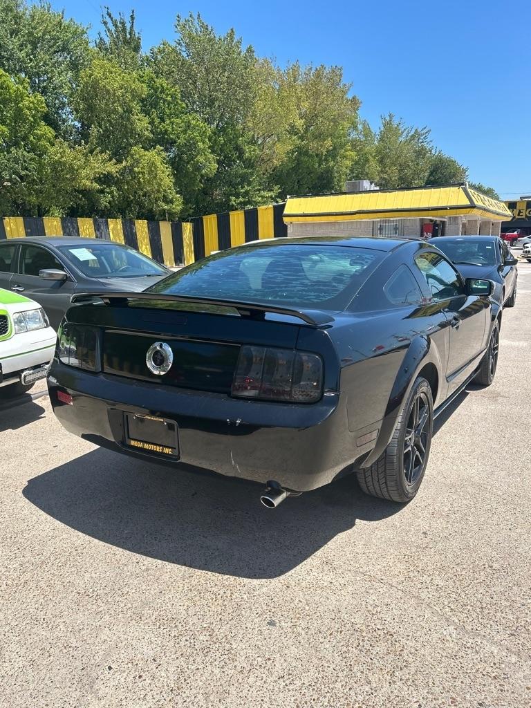 Ford Mustang  2006