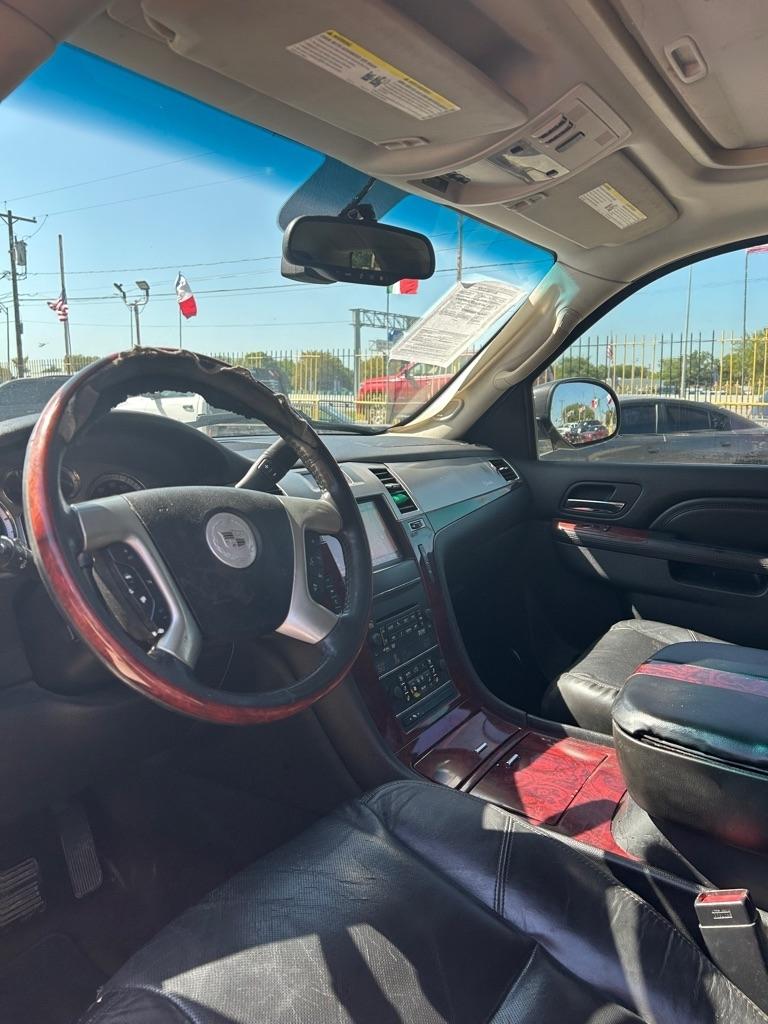 Cadillac Escalade  2010