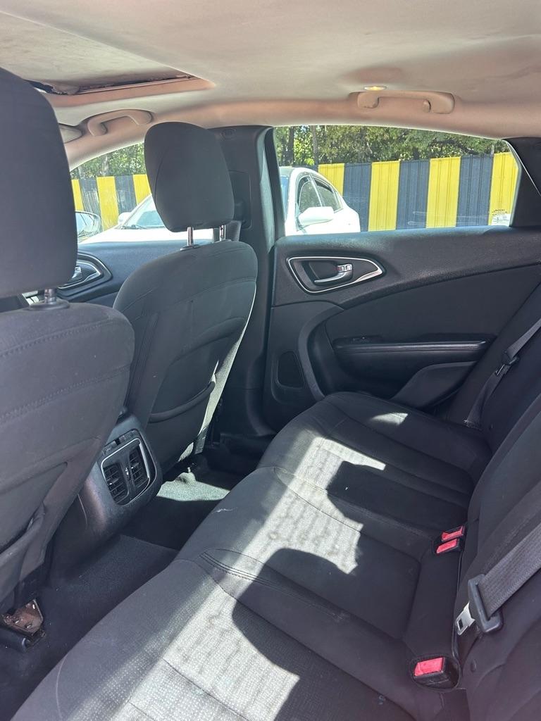 Chrysler 200  2015