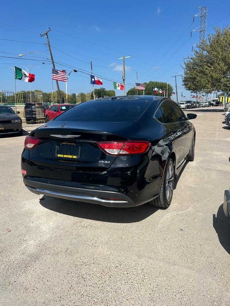 Chrysler 200  2015