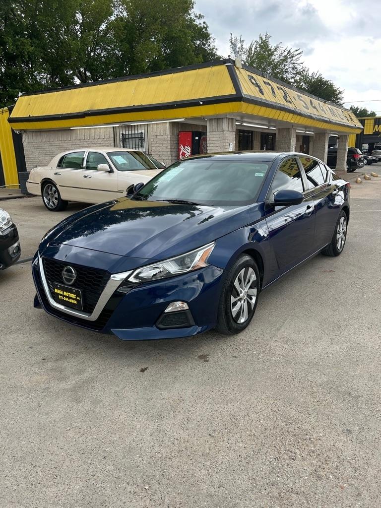 Nissan Altima  2020