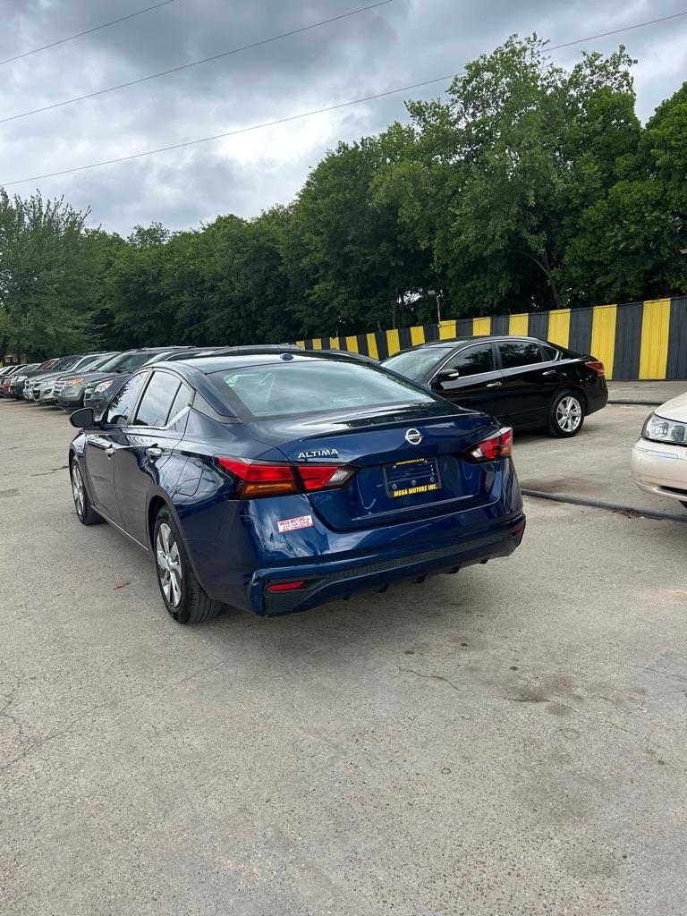 Nissan Altima  2020