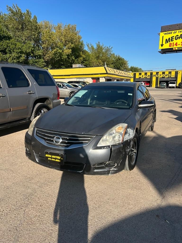 Nissan Altima  2012