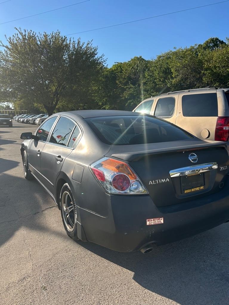 Nissan Altima  2012