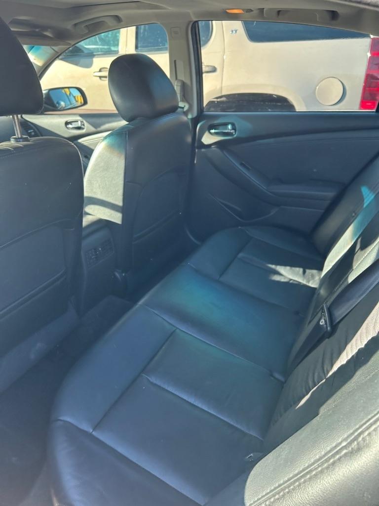 Nissan Altima  2012