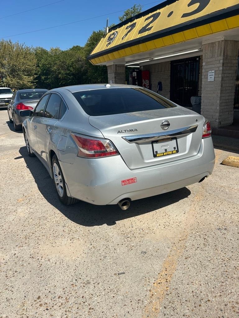 Nissan Altima  2015