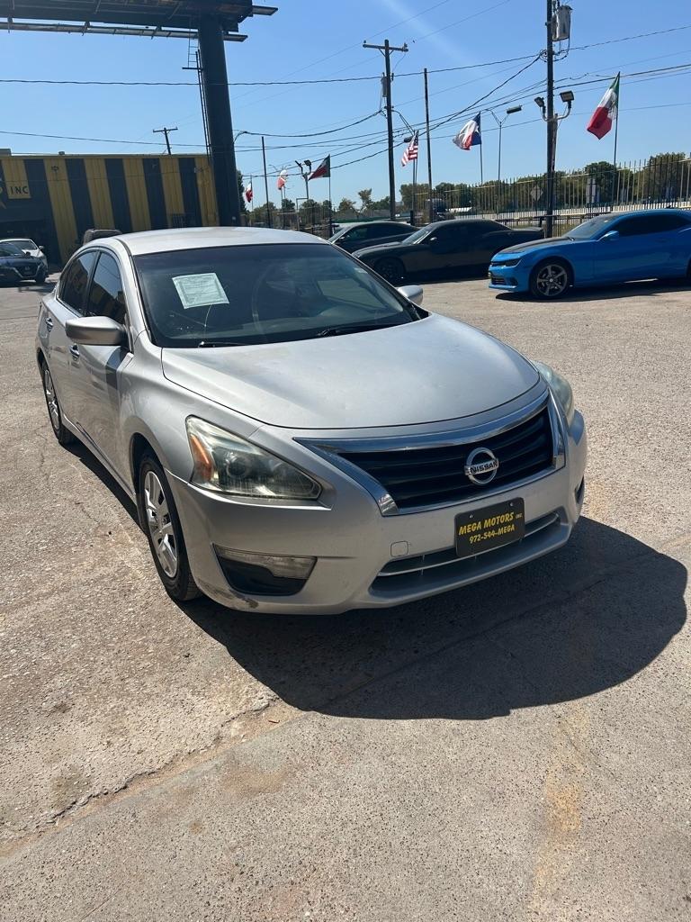 Nissan Altima  2015