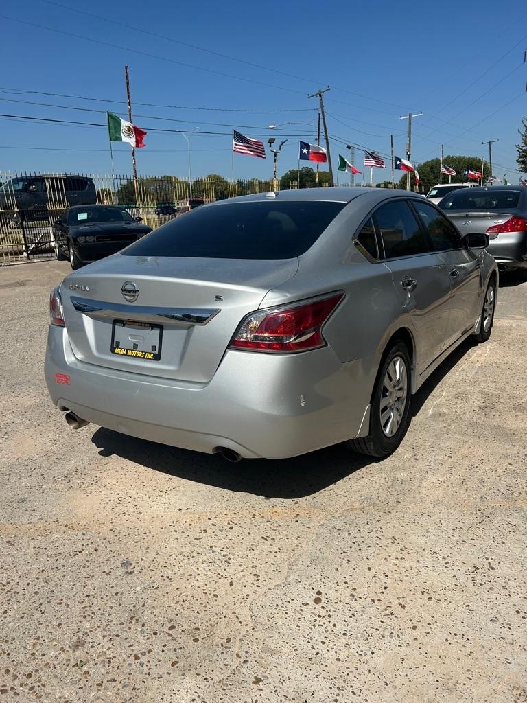 Nissan Altima  2015