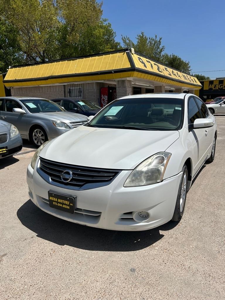 Nissan Altima  2010