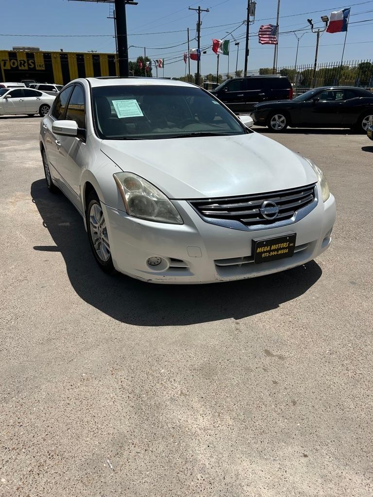 Nissan Altima  2010