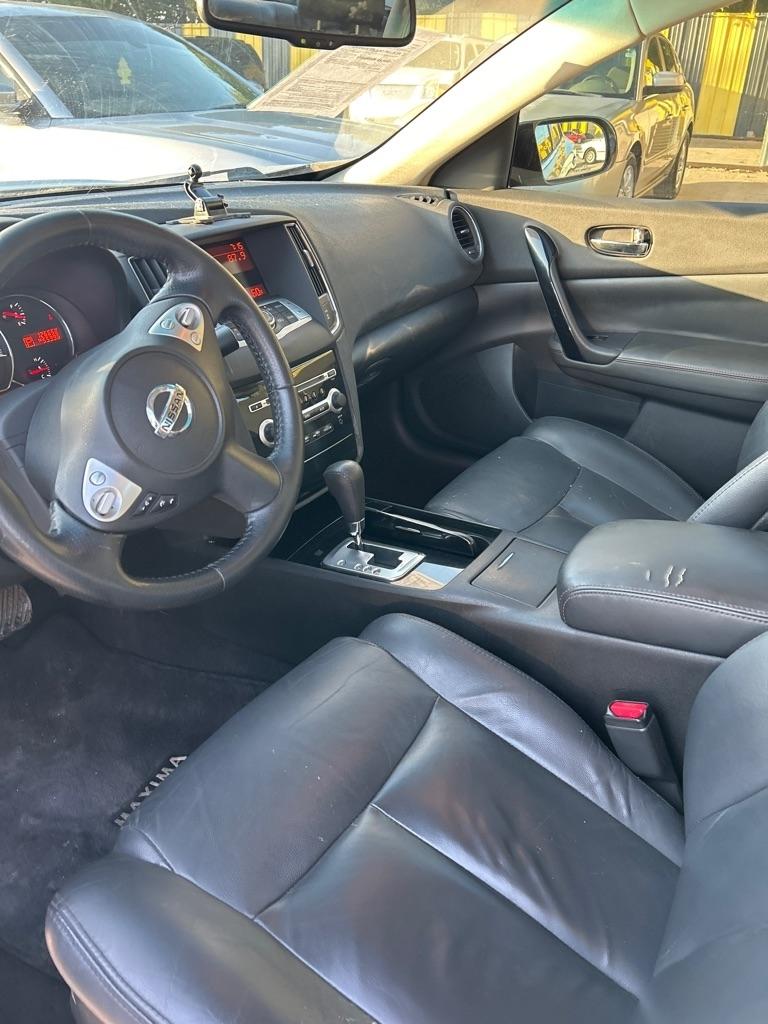 Nissan Maxima  2011