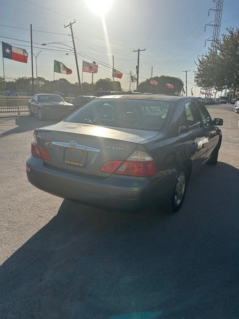 Toyota Avalon  2003