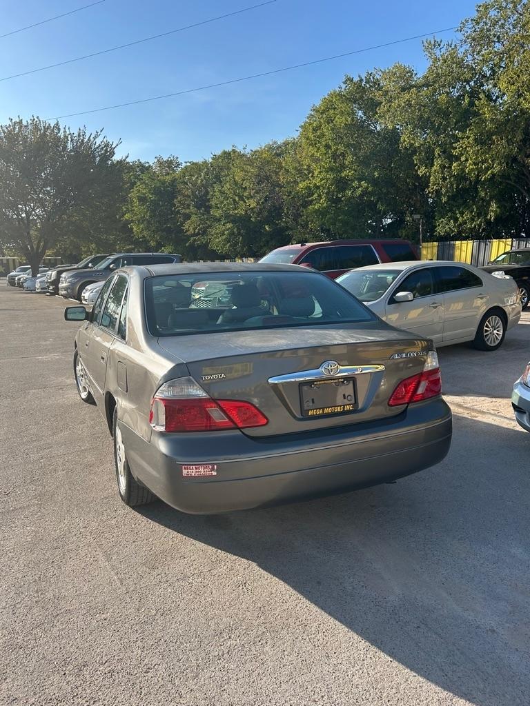 Toyota Avalon  2003