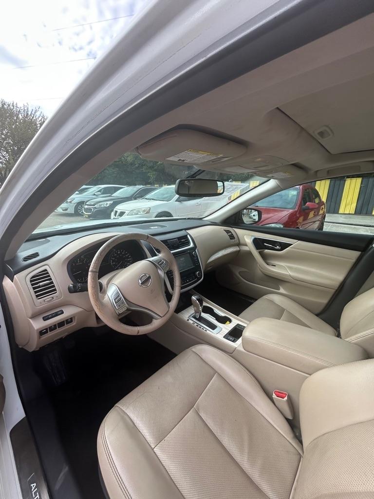 Nissan Altima  2016