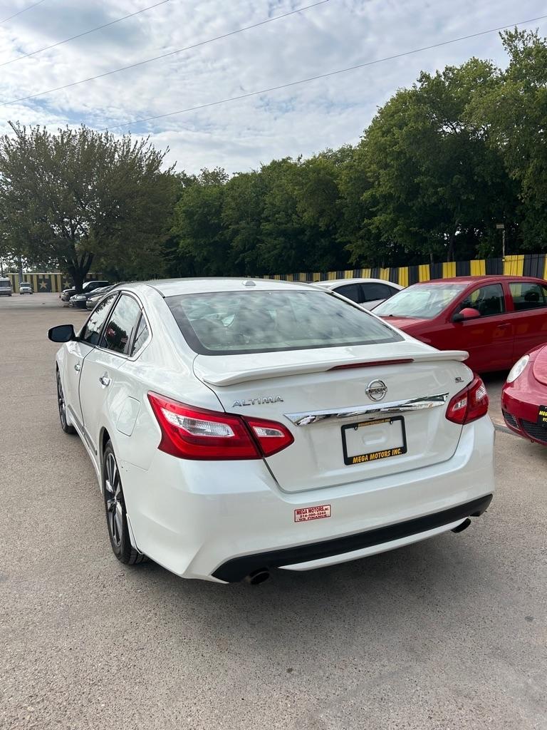 Nissan Altima  2016