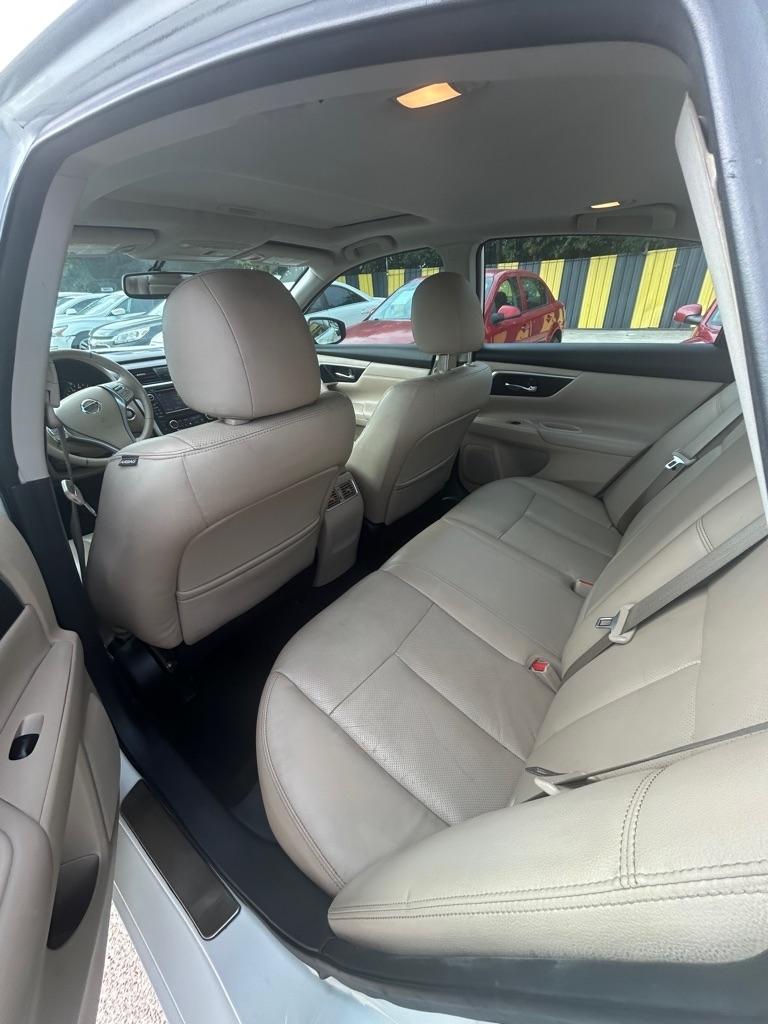 Nissan Altima  2016