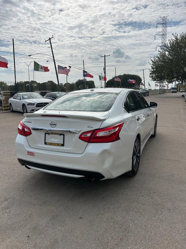 Nissan Altima  2016