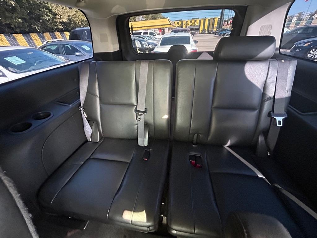 Cadillac Escalade  2011