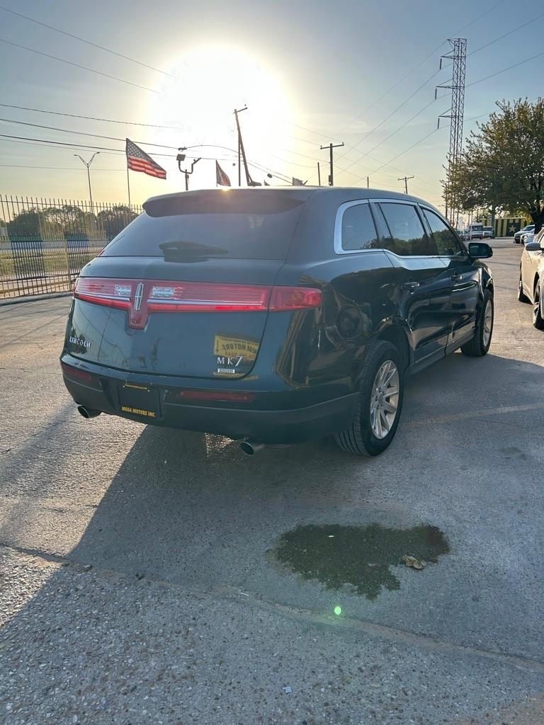 Lincoln MKT  2014