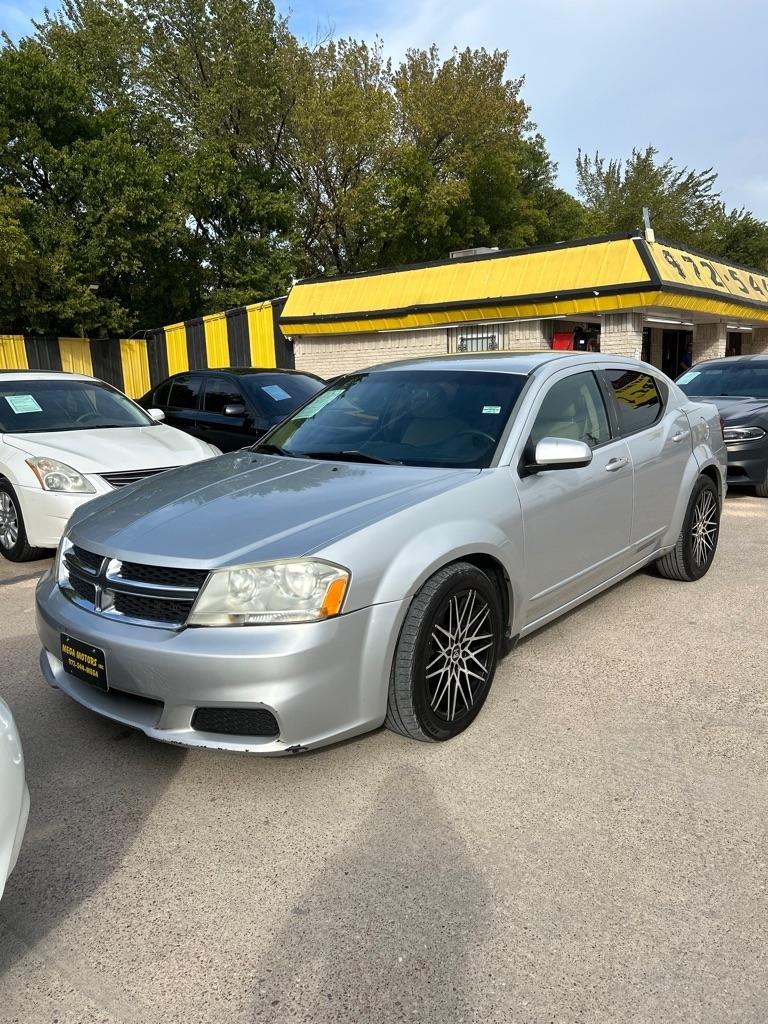Dodge Avenger  2011