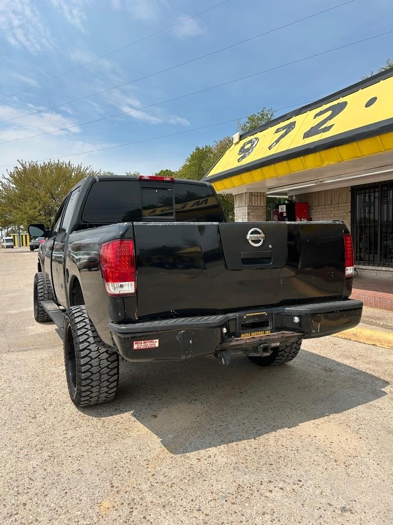 Nissan Titan  2004