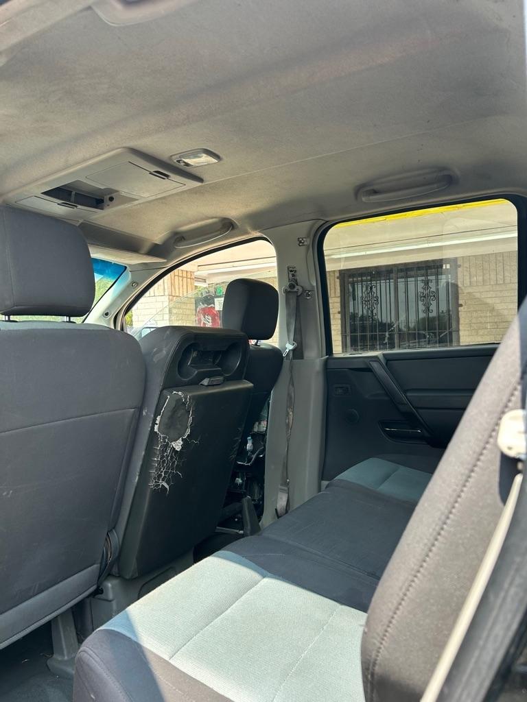 Nissan Titan  2004