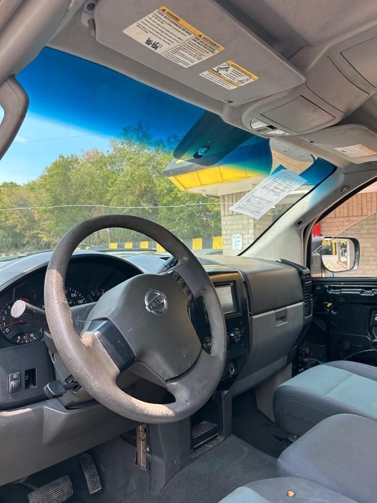 Nissan Titan  2004
