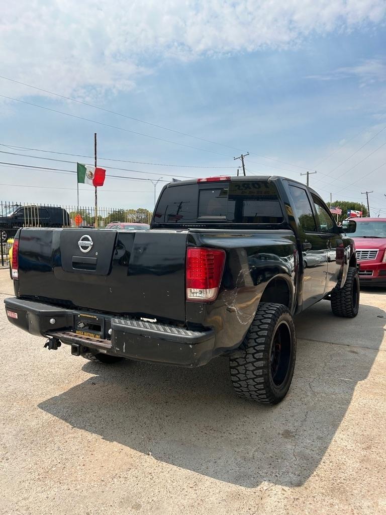 Nissan Titan  2004