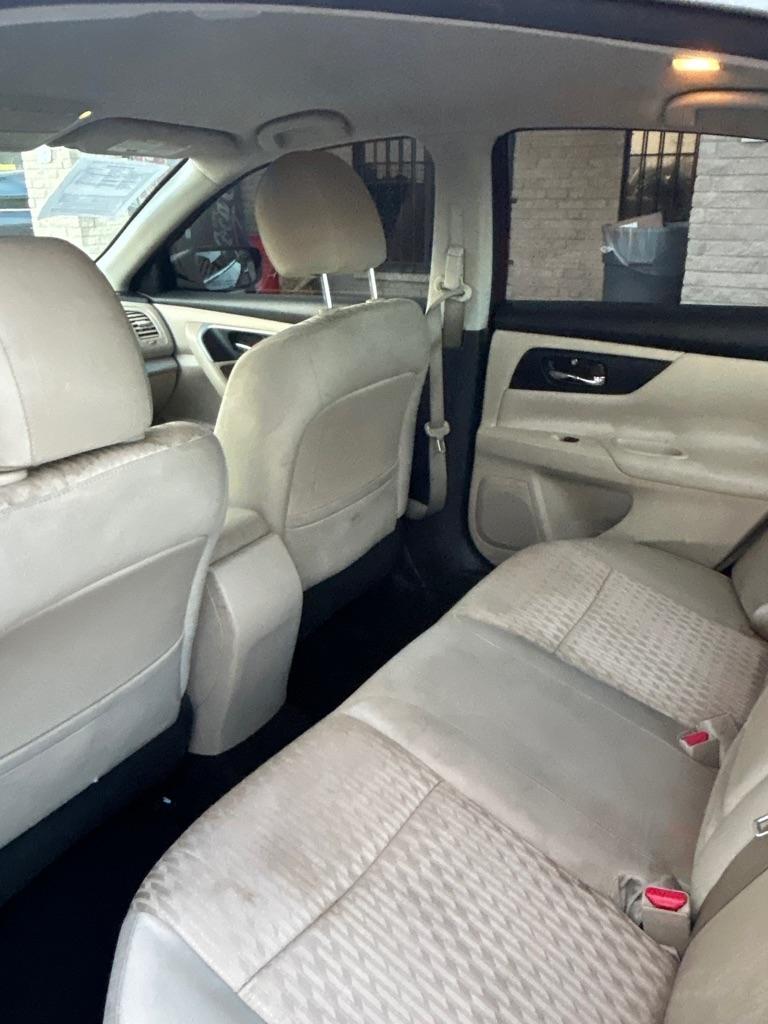 Nissan Altima  2016