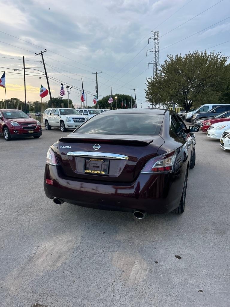 Nissan Maxima  2014