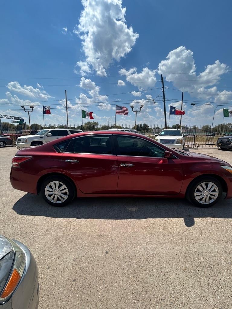 Nissan Altima  2014