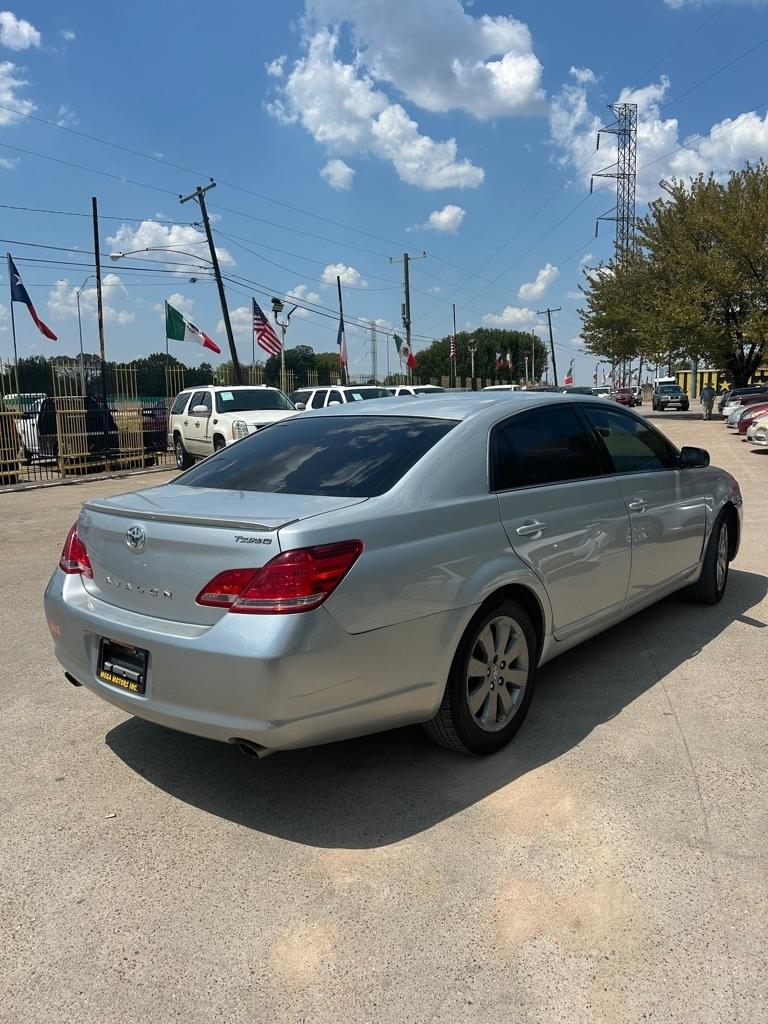 Toyota Avalon  2007