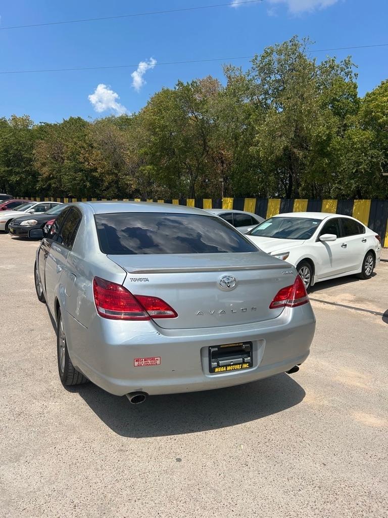 Toyota Avalon  2007