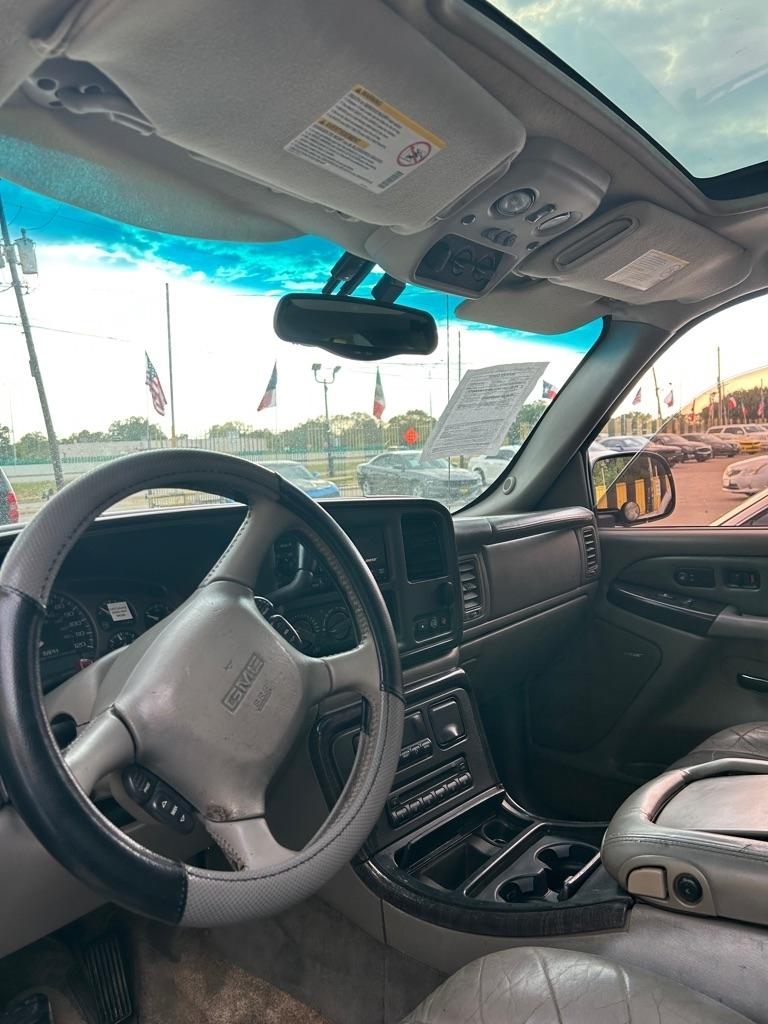 GMC Yukon Denali  2002