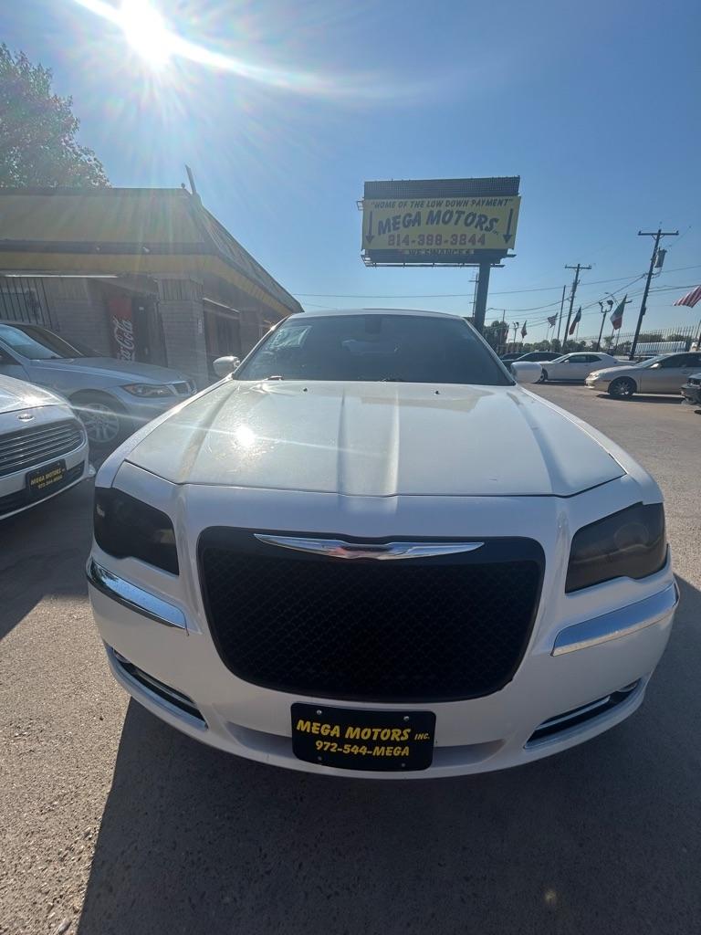 Chrysler 300  2014