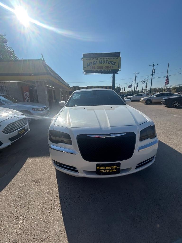Chrysler 300  2014