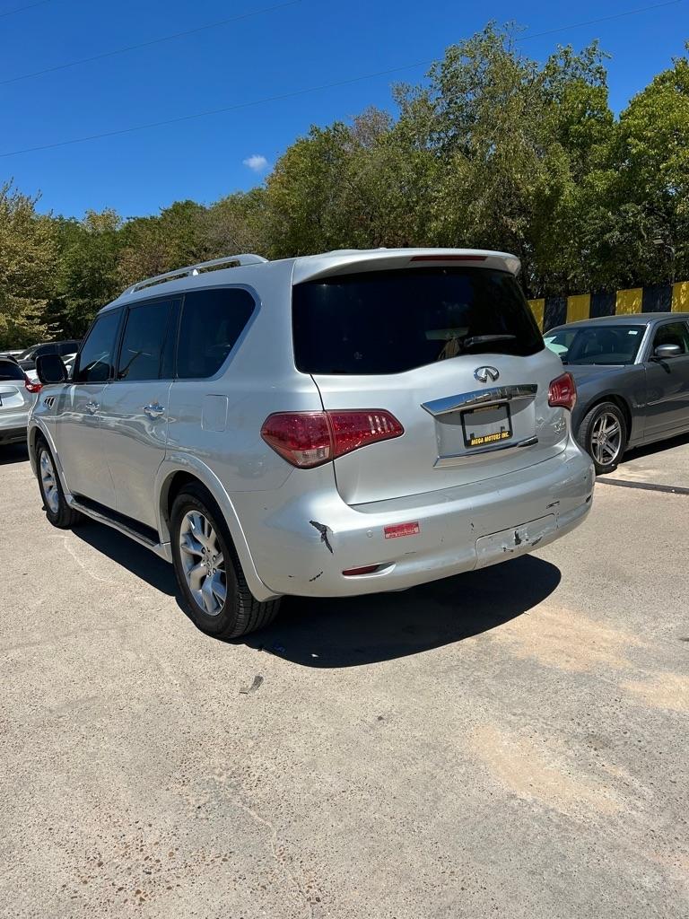 Infiniti QX56  2011