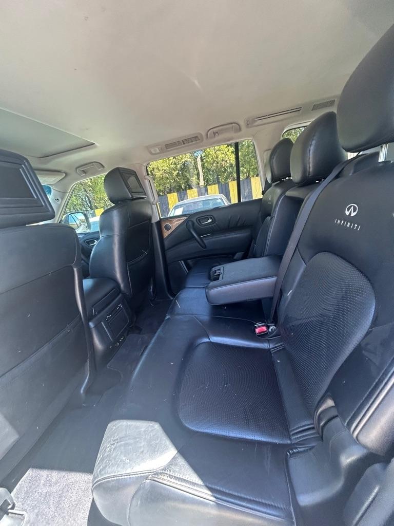 Infiniti QX56  2011