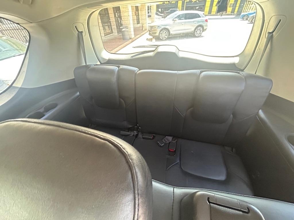 Infiniti QX56  2011