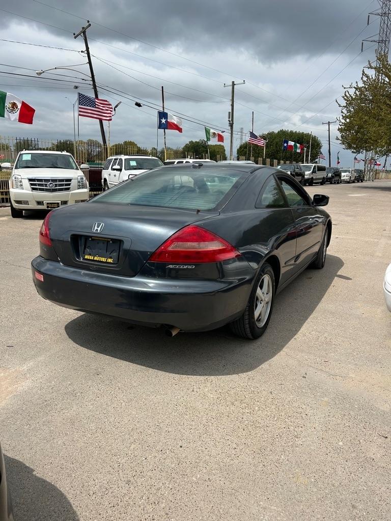 Honda Accord  2004